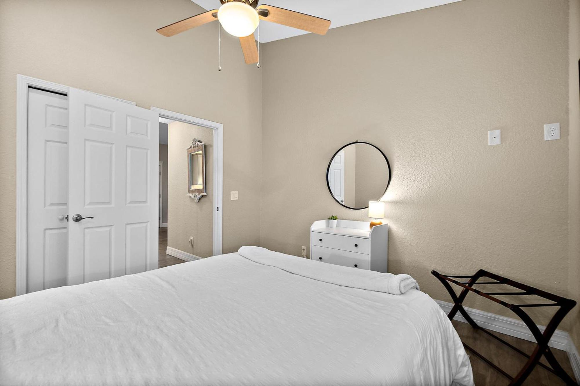 Citrus Hideaway - Steps To Center Holiday home