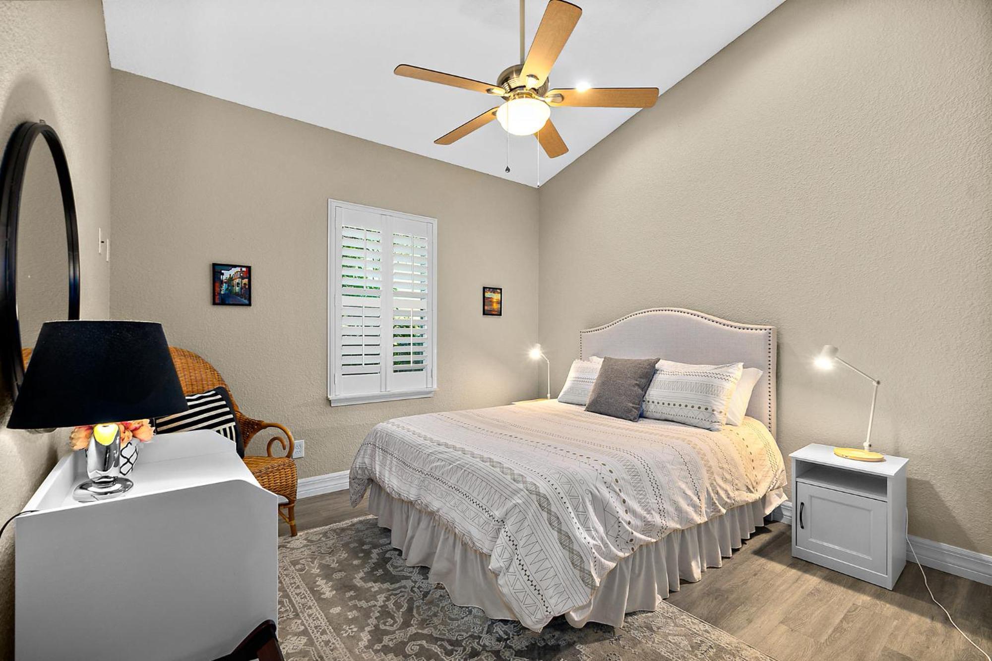 Citrus Hideaway - Steps To Center *