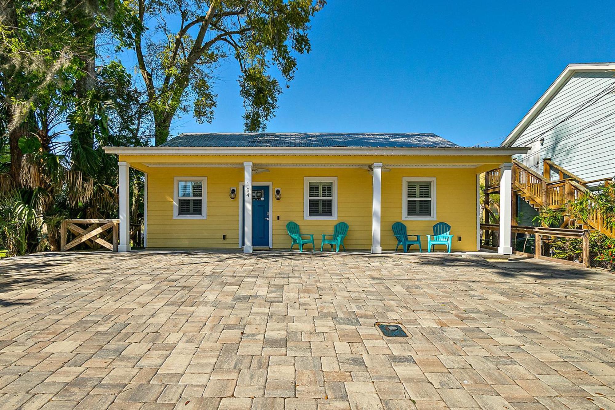 Holiday home Citrus Hideaway - Steps To Center